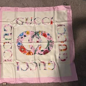 Gucci scarf
